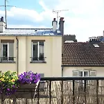 Warm Bright Apartment In Paris 14Th District