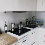 Warm Bright Apartment In Paris 14Th District
