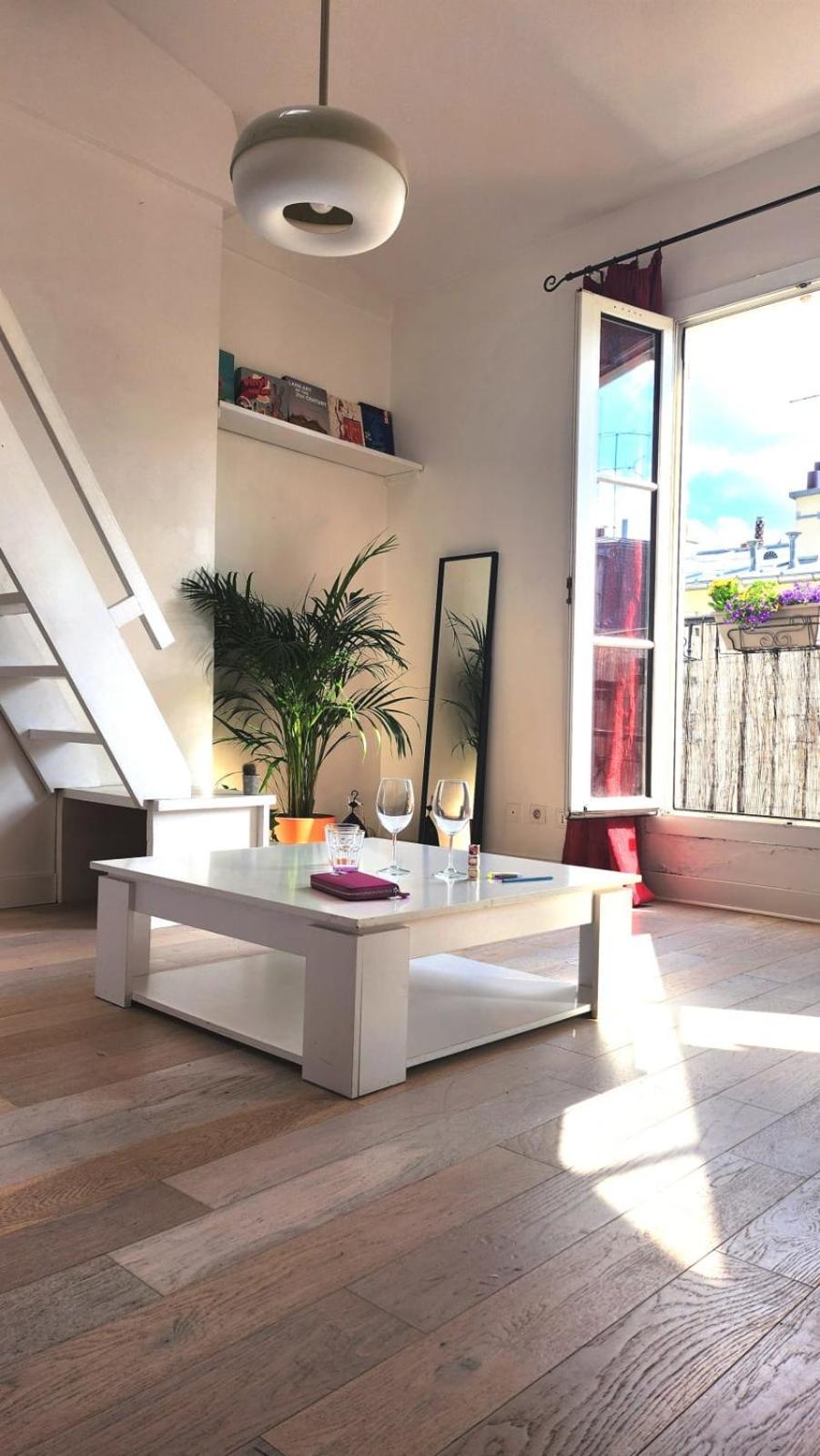 Apartment Warm Bright In 14th District *