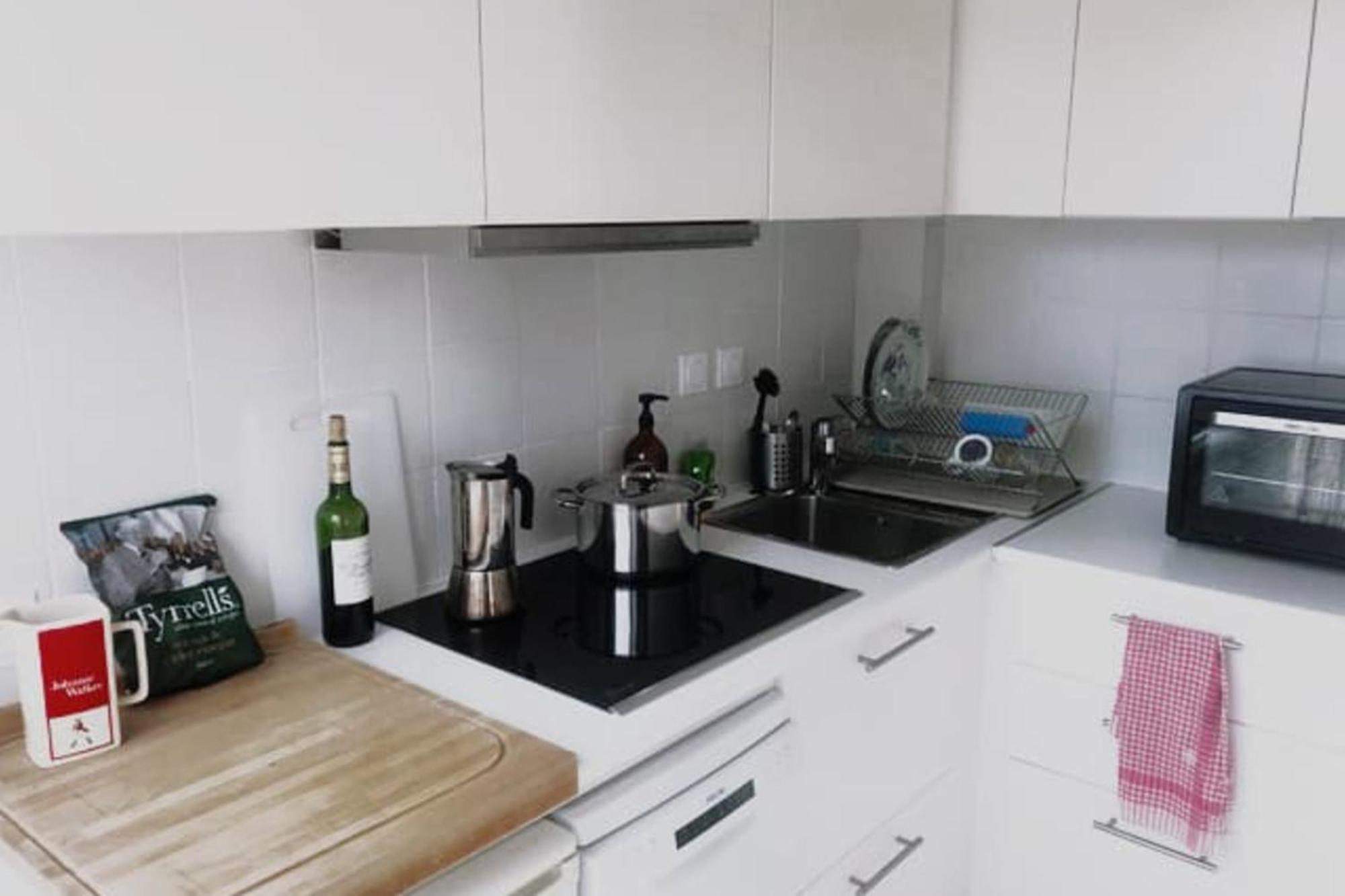 Apartment Warm Bright In 14th District